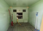 Dann erst mal die Schienen von den Wänden und der Decke abbauen, gleich wurde die Kiste etwas größer...